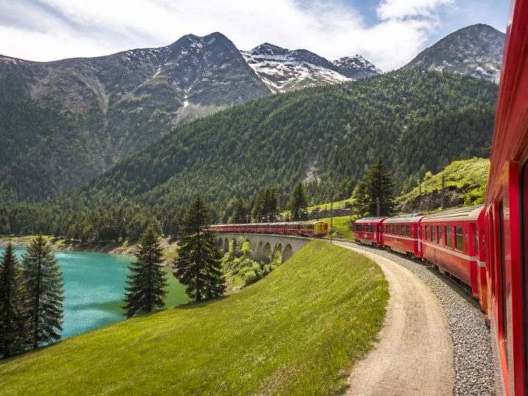 Les plus belles excursions en train depuis Genève pour découvrir la Suisse en une journée